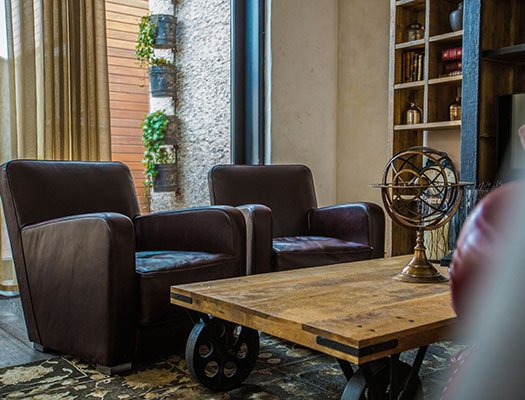 sitting-room-with-leather-armchairs